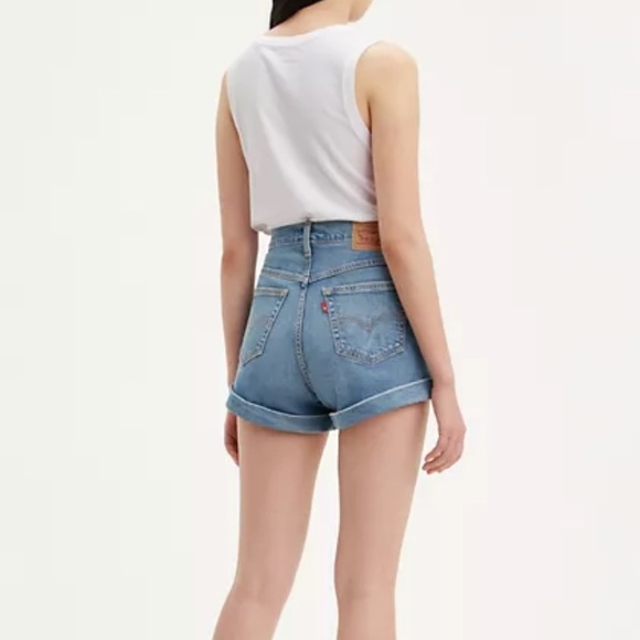 Levi’s Mom Shorts Cuffed High Rise Relaxed - Picture 7 of 8